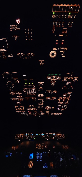 B737-700 Cockpit top