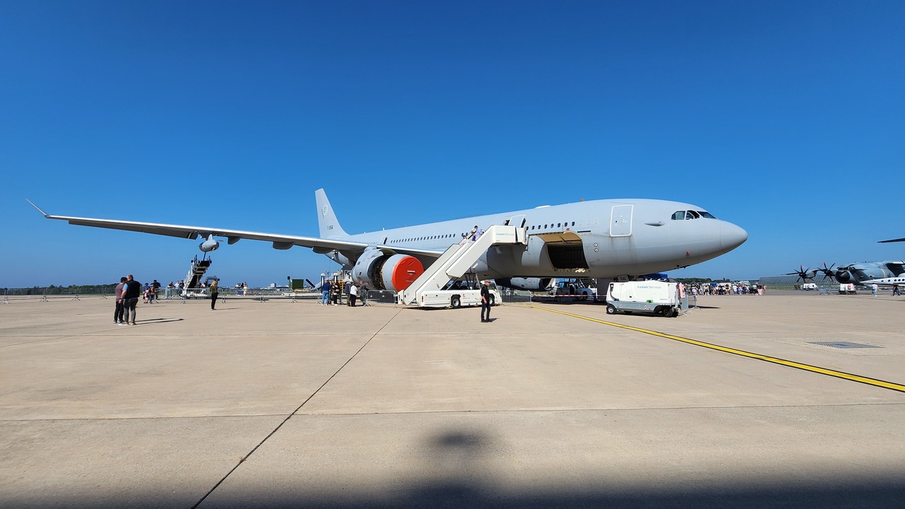 A330MRTT vun der Seit